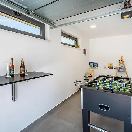 In With Sauna * 扎达尔