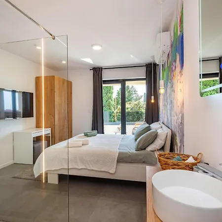 度假居 In With Sauna *