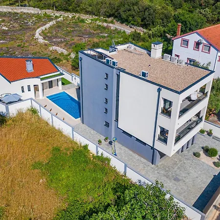 度假居 In With Sauna